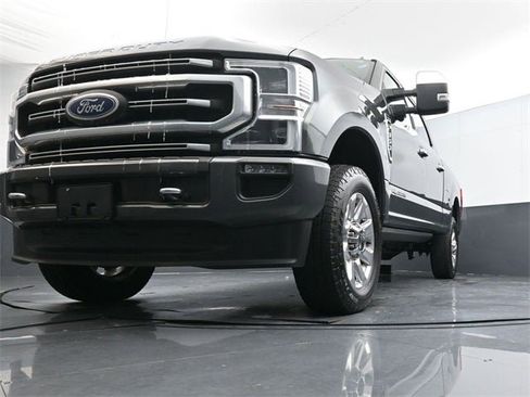 Used 2020 Ford F350 Platinum w/ FX4 Off-Road Package image 31