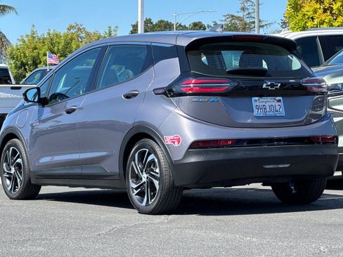 Used 2023 Chevrolet Bolt LT w/ Infotainment Package FWD image 7
