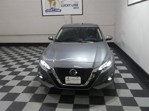 Used 2019 Nissan Altima 2.5 SL FWD image 3