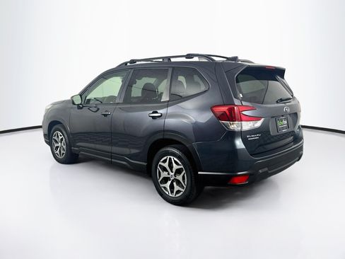Used 2019 Subaru Forester Premium AWD/4WD image 5