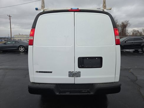 Used 2017 Chevrolet Express 2500 image 4