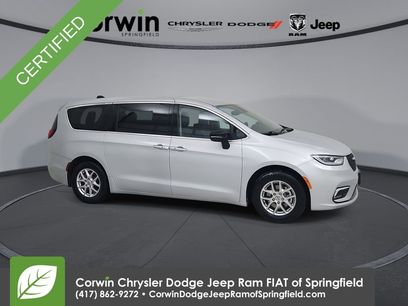 Certified 2024 Chrysler Pacifica Touring-L