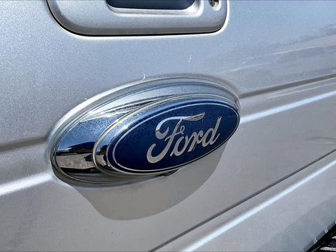 Used 2010 Ford F150 Lariat image 29