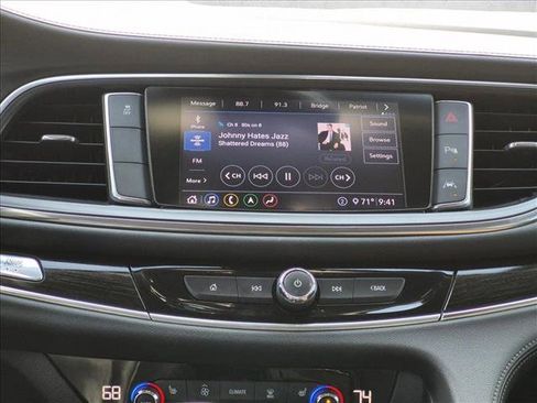 Used 2021 Buick Enclave Avenir w/ LPO, Cargo Package FWD image 14