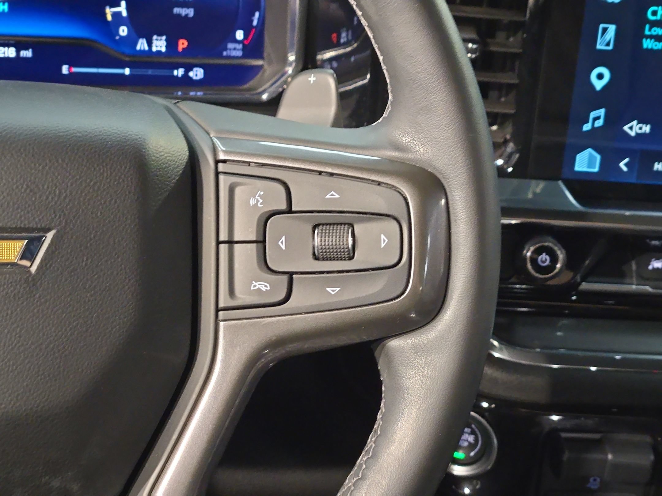 Used 2024 Chevrolet Silverado 1500 High Country w/ High Country Premium Package AWD/4WD image 29