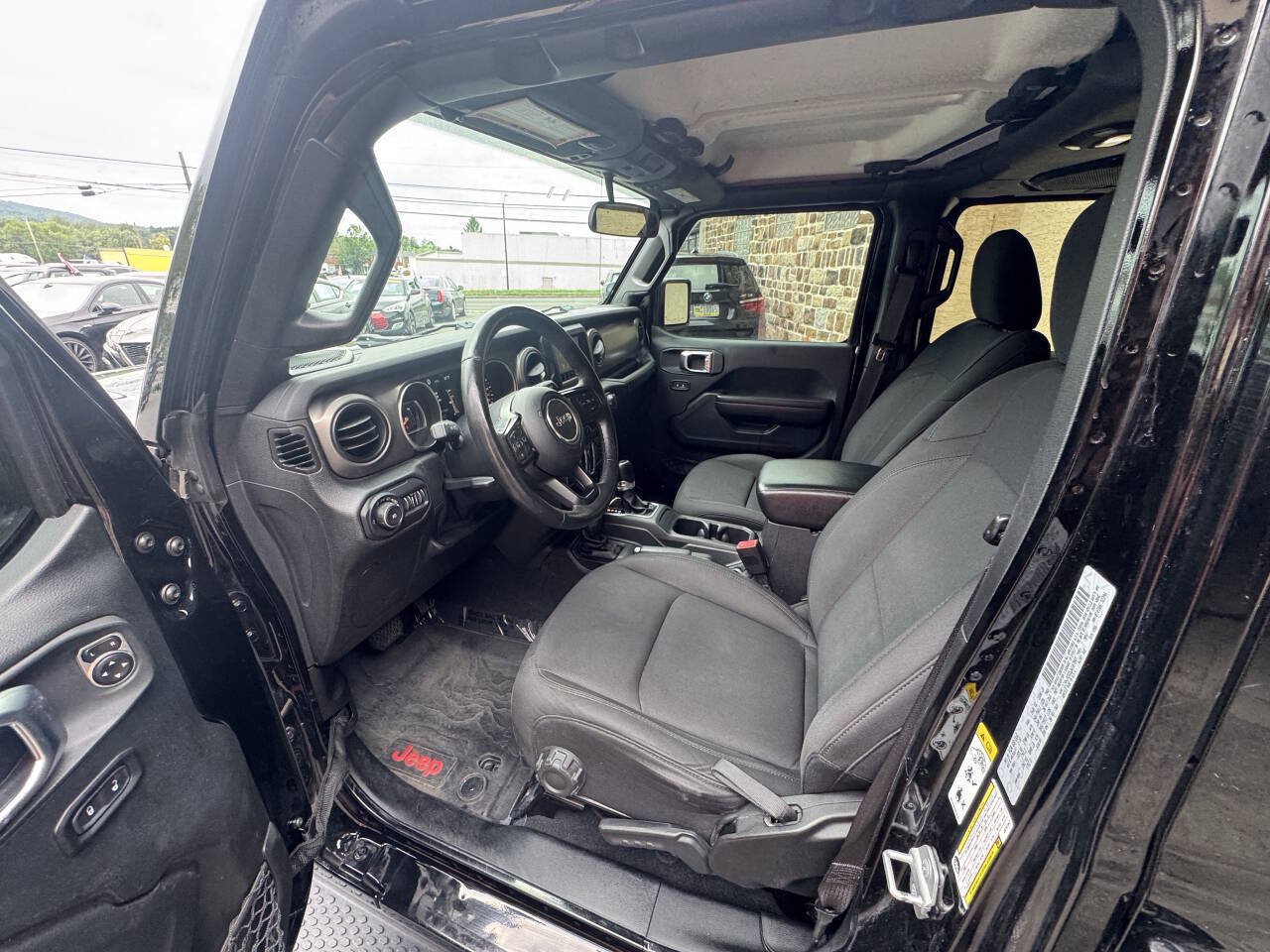 Used 2018 Jeep Wrangler Unlimited Sport S AWD/4WD image 31