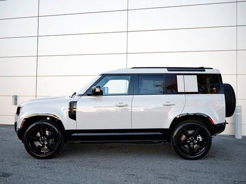 New 2026 Land Rover Defender 110 X-Dynamic SE image 4