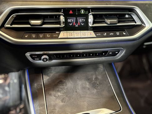 Used 2023 BMW X5 xDrive40i w/ Premium Package image 16