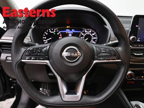Used 2023 Nissan Altima 2.5 SV AWD/4WD image 10