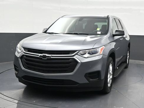 Used 2020 Chevrolet Traverse LS FWD image 9