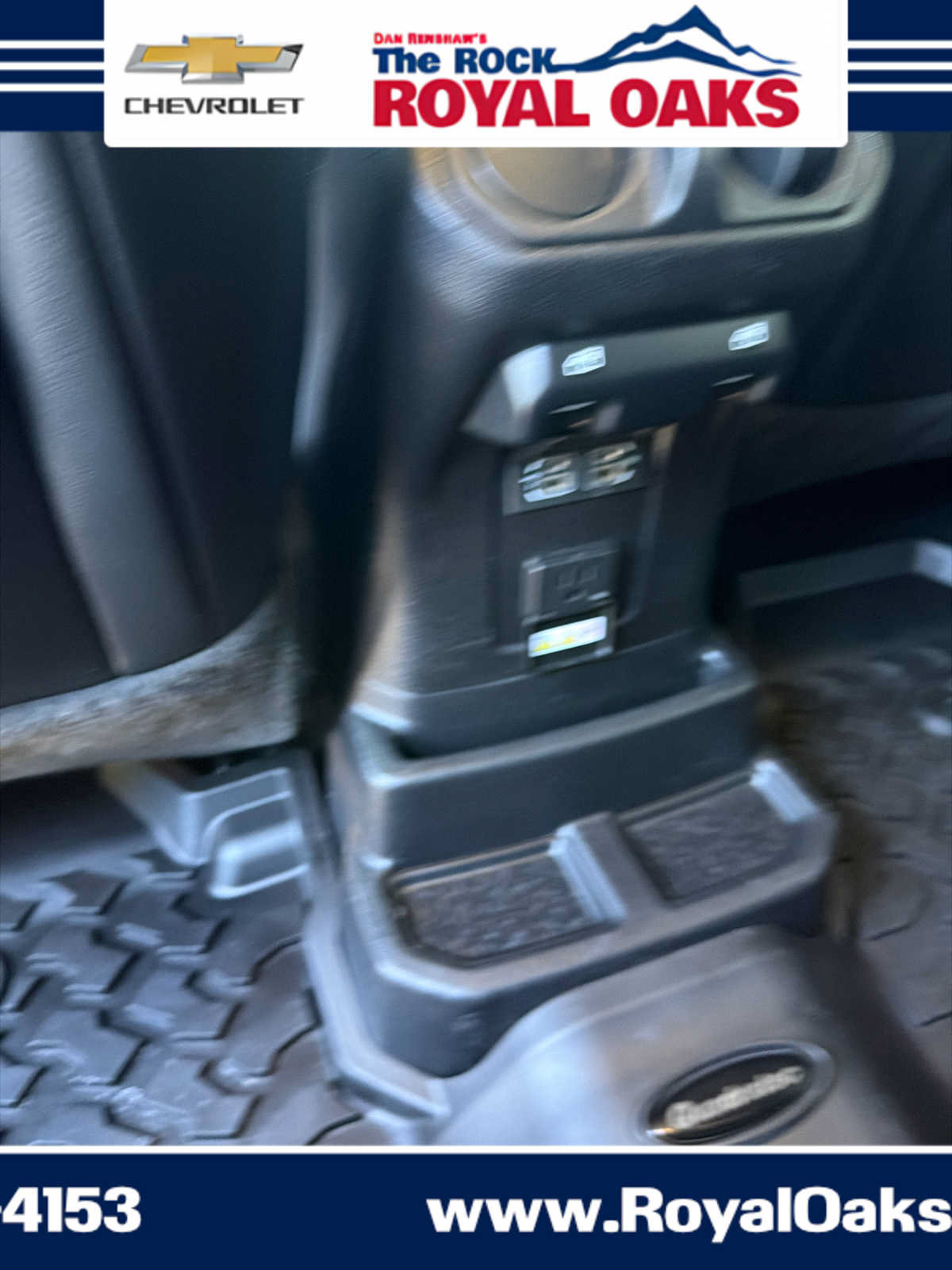 Used 2020 Jeep Wrangler Unlimited Sahara AWD/4WD image 31