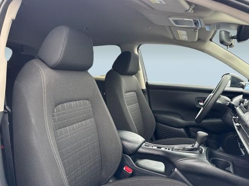 Certified 2025 Honda HR-V LX image 30
