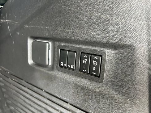 Used 2022 GMC Yukon Denali AWD/4WD image 49