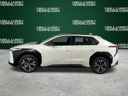 Used 2024 Toyota bZ4X XLE w/ Weather Package image 8