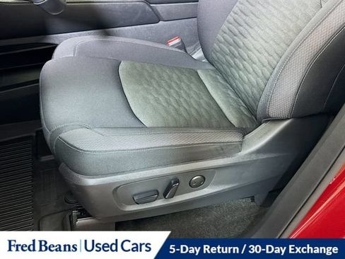 Used 2022 Nissan Pathfinder SV w/ SV Premium Package AWD/4WD image 25