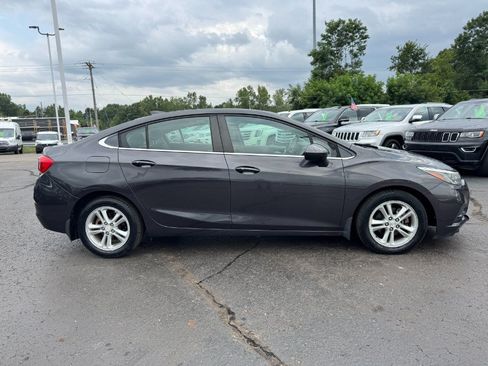 Used 2016 Chevrolet Cruze LT w/ Convenience Package FWD image 6