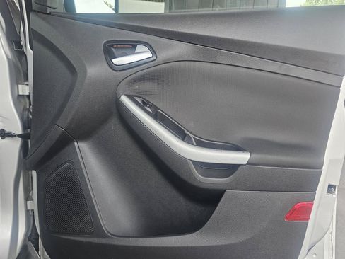 Used 2014 Ford Focus SE w/ Equipment Group 201A FWD image 21