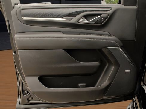 Used 2021 GMC Yukon XL Denali w/ Advanced Technology Package image 8