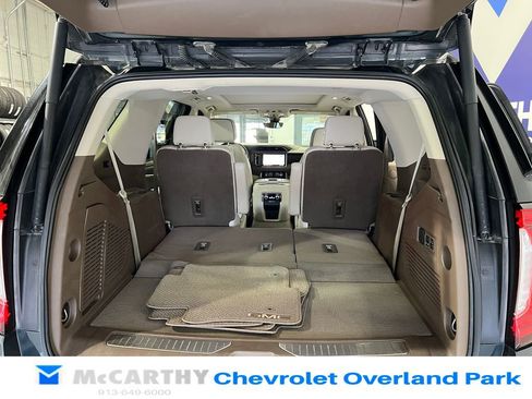Used 2021 GMC Yukon Denali w/ Denali Premium Package AWD/4WD image 34