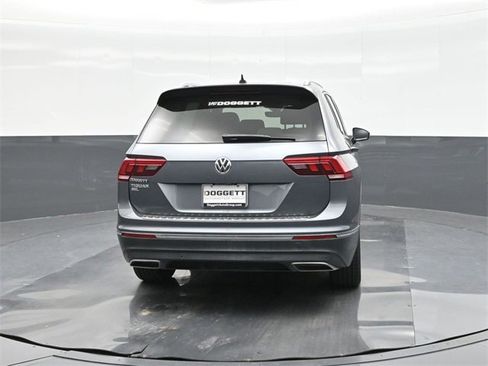 Used 2021 Volkswagen Tiguan SEL w/ 3-Row Tiguan MDO Package image 11