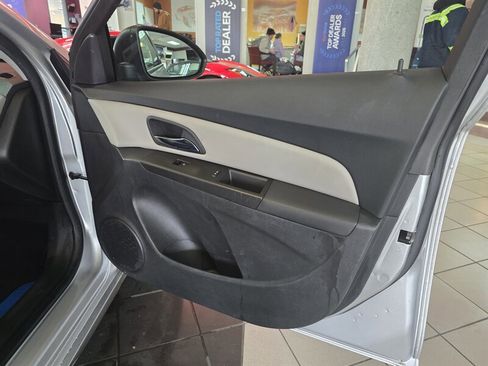 Used 2015 Chevrolet Cruze LS image 12