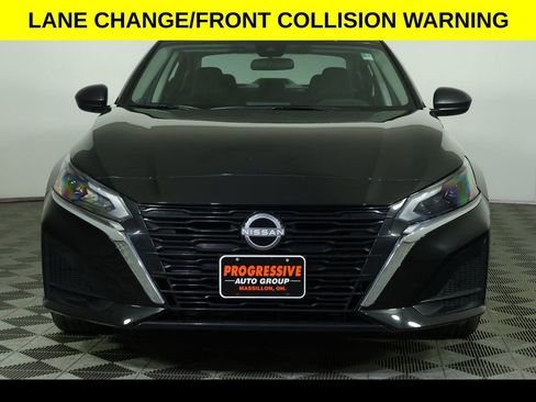 Used 2025 Nissan Altima 2.5 SV image 8