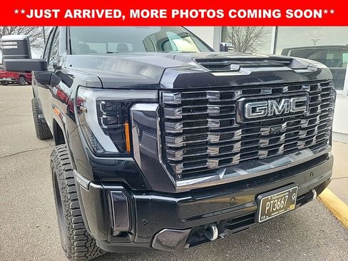 Used 2024 GMC Sierra 3500 Denali Ultimate image 4