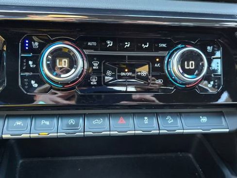 Used 2023 GMC Sierra 1500 AT4 image 27