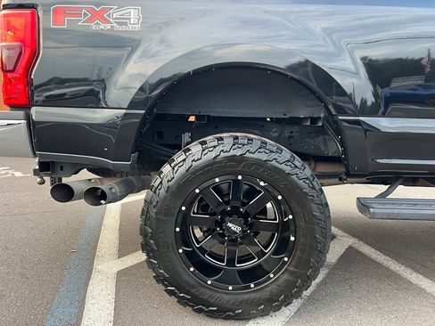 Used 2018 Ford F250 Lariat w/ Lariat Ultimate Package AWD/4WD image 11