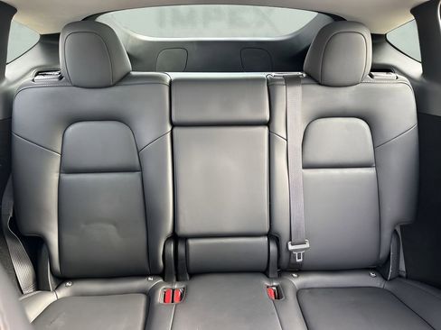 Used 2023 Tesla Model Y Long Range image 12