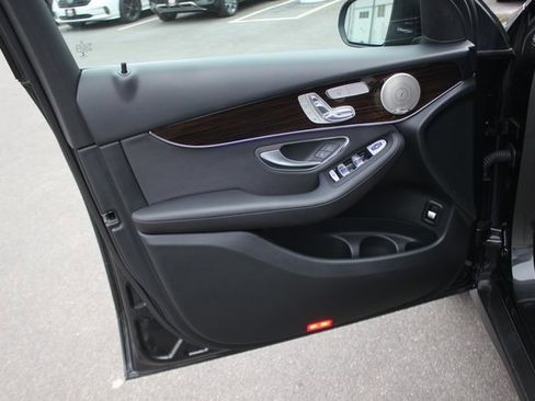 Used 2021 Mercedes-Benz GLC 300 4MATIC image 21