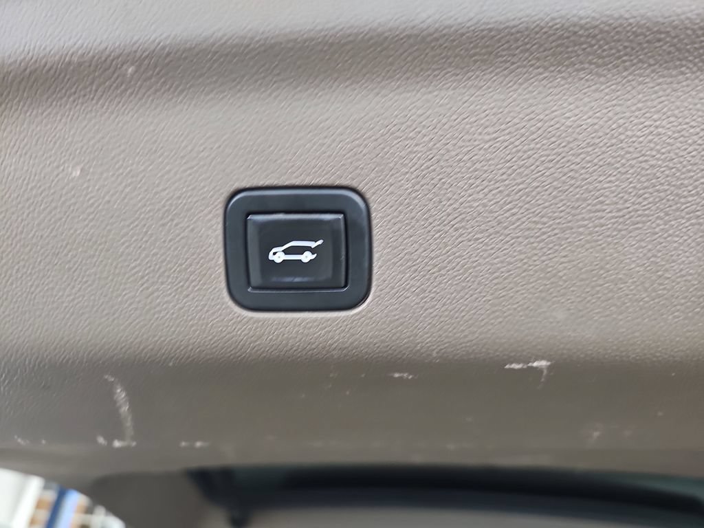 Certified 2021 GMC Yukon XL Denali w/ Denali Premium Package AWD/4WD image 18