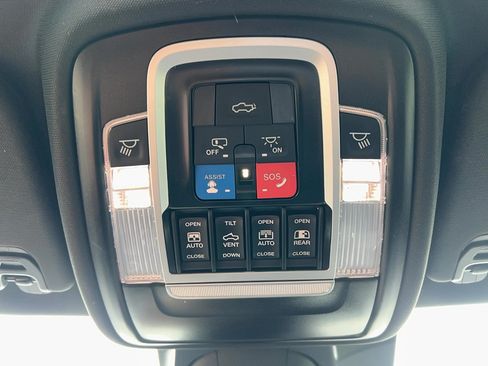 Used 2024 RAM 1500 Limited AWD/4WD image 25