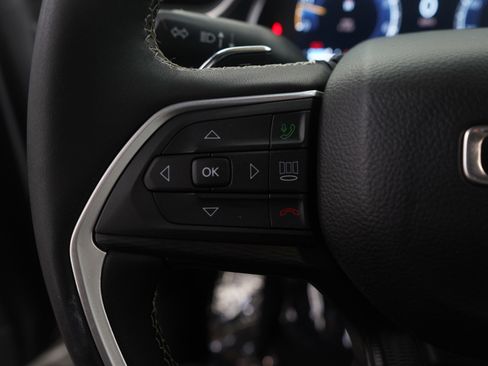 Used 2024 Jeep Grand Cherokee Altitude image 17