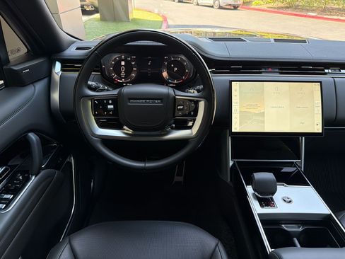 Used 2025 Land Rover Range Rover Long Wheelbase SE AWD/4WD image 29