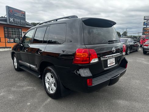 Used 2014 Toyota Land Cruiser image 7