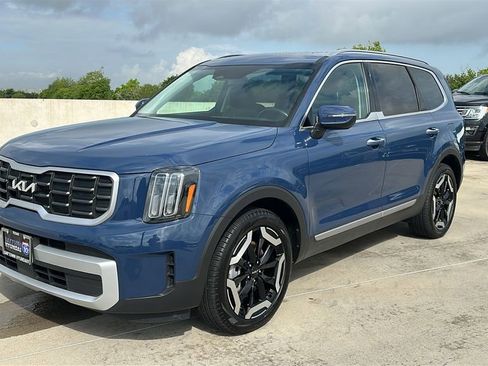 Used 2025 Kia Telluride S image 9