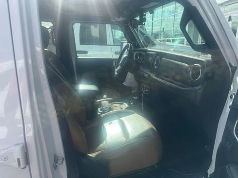 Used 2020 Jeep Wrangler Unlimited Sahara image 12
