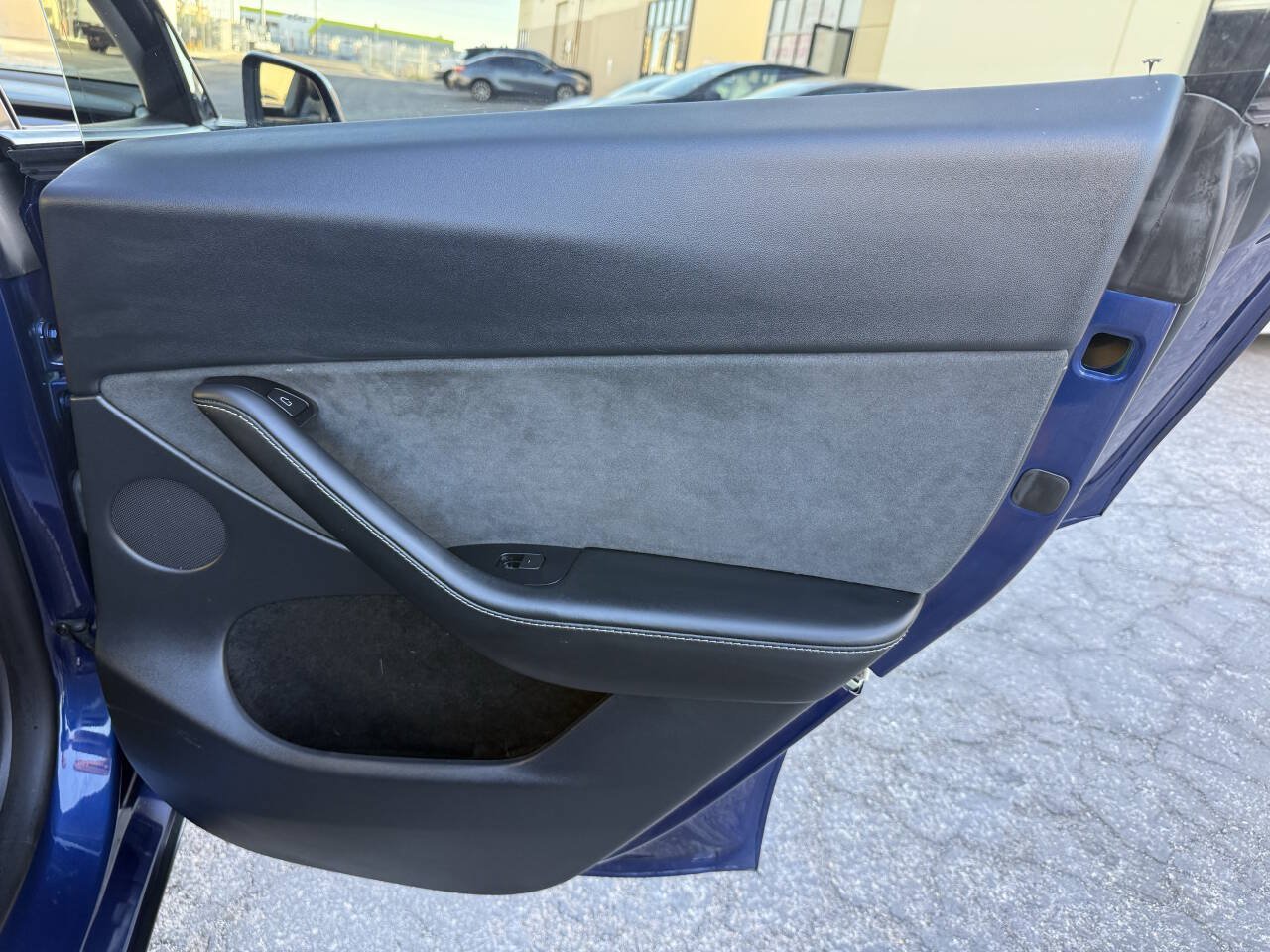 Used 2024 Tesla Model Y Long Range AWD/4WD image 24