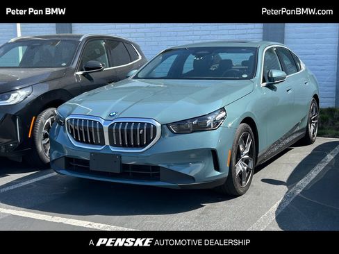 Used 2024 BMW i5 eDrive40i w/ M Sport Package RWD image 1