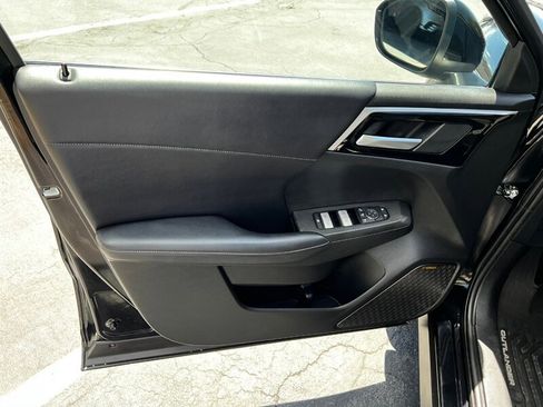 Used 2025 Mitsubishi Outlander SE AWD/4WD image 18