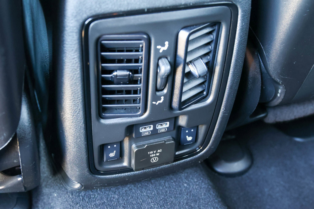 Used 2024 Dodge Durango GT RWD image 20