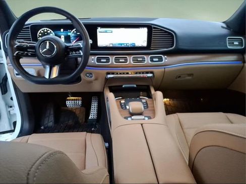 Used 2024 Mercedes-Benz GLS 450 4MATIC image 14