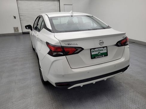 Used 2022 Nissan Versa SR image 6