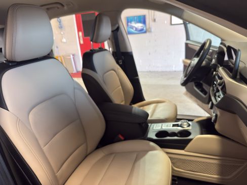 Used 2020 Ford Escape SEL AWD/4WD image 21