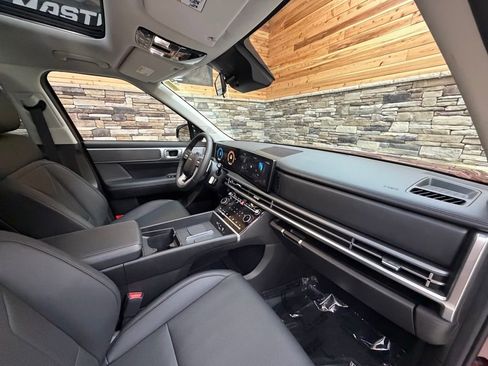 Used 2025 Hyundai Santa Fe XRT image 13