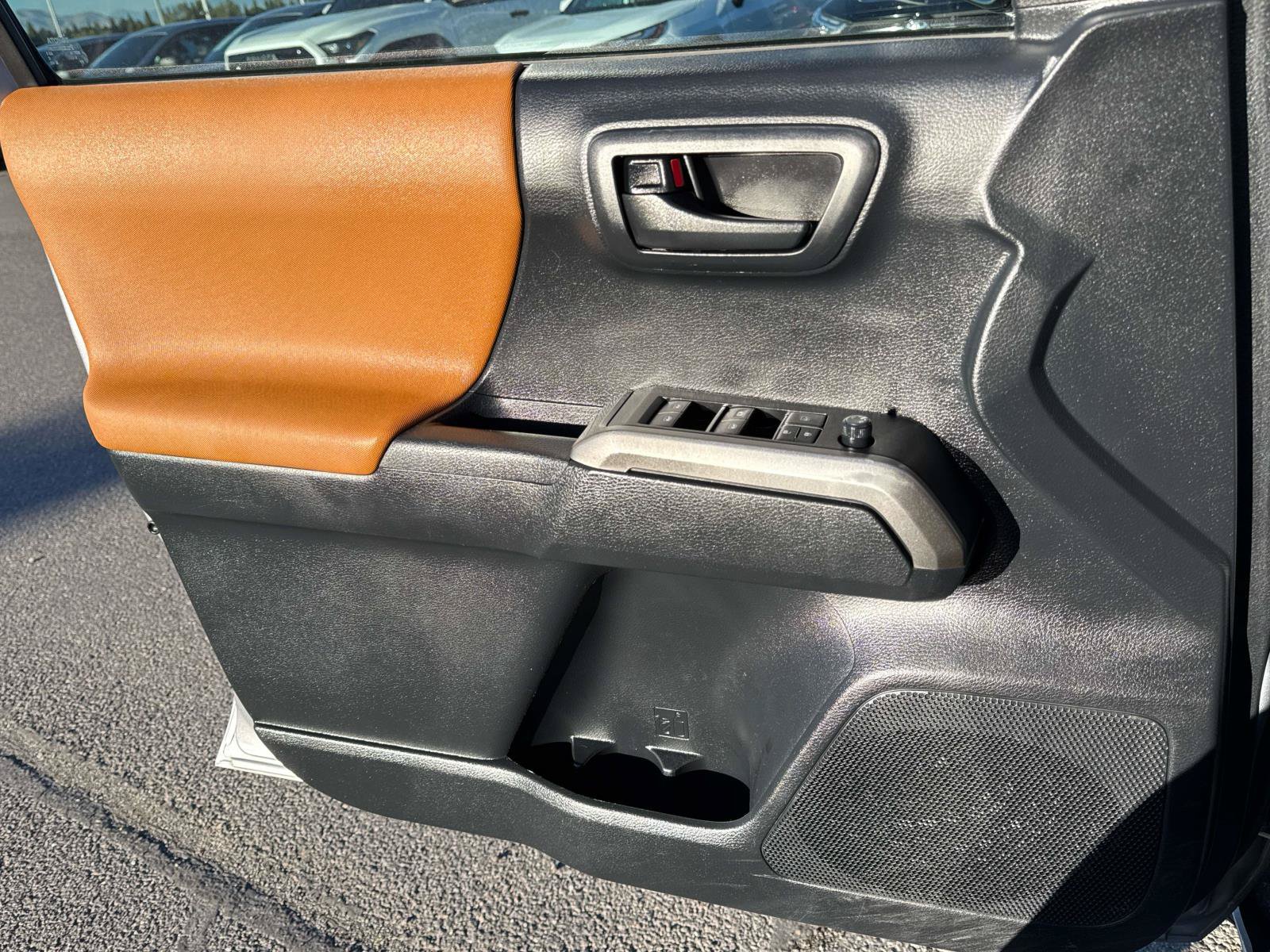 Used 2019 Toyota Tacoma SR5 RWD image 13