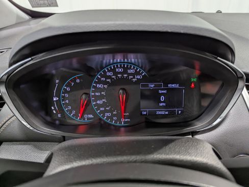 Used 2019 Chevrolet Trax LT w/ LT Convenience Package AWD/4WD image 16
