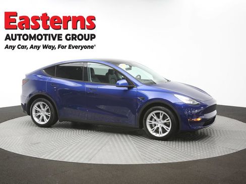 Used 2021 Tesla Model Y Long Range AWD/4WD image 43