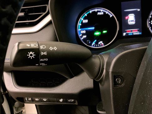 Used 2022 Toyota RAV4 SE w/ Convenience Package image 30